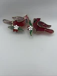 Cardinal Red Bird Set Of 2 Glass Sun Catchers With Suction Cups 3.5 Inch. Fixed Price $11.04.