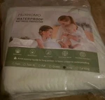 Waterproof Mattress Cover Protector For Bedwetting, Spills,etc New King Size. Fixed Price $18.88.
